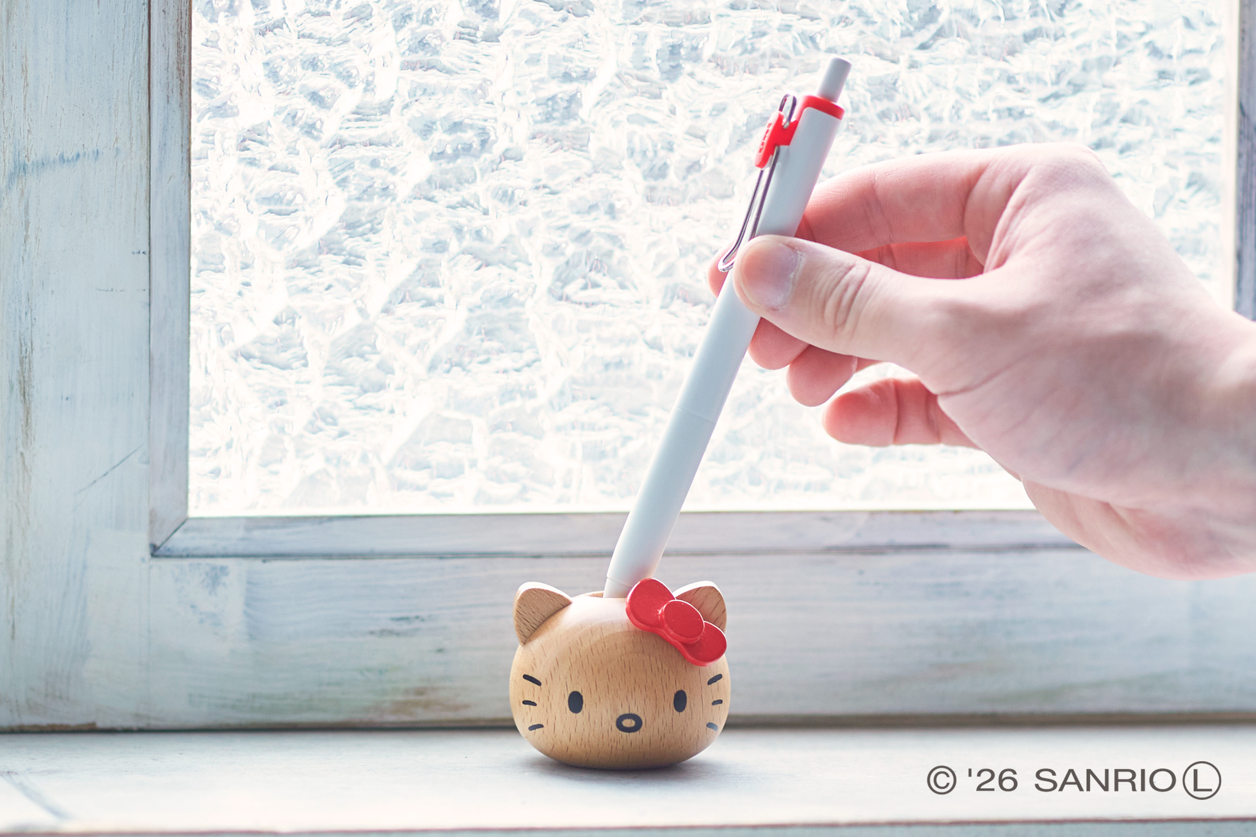 ハローキティ ペンスタンド（レッド） - 木製玩具のニチガン-商品紹介
