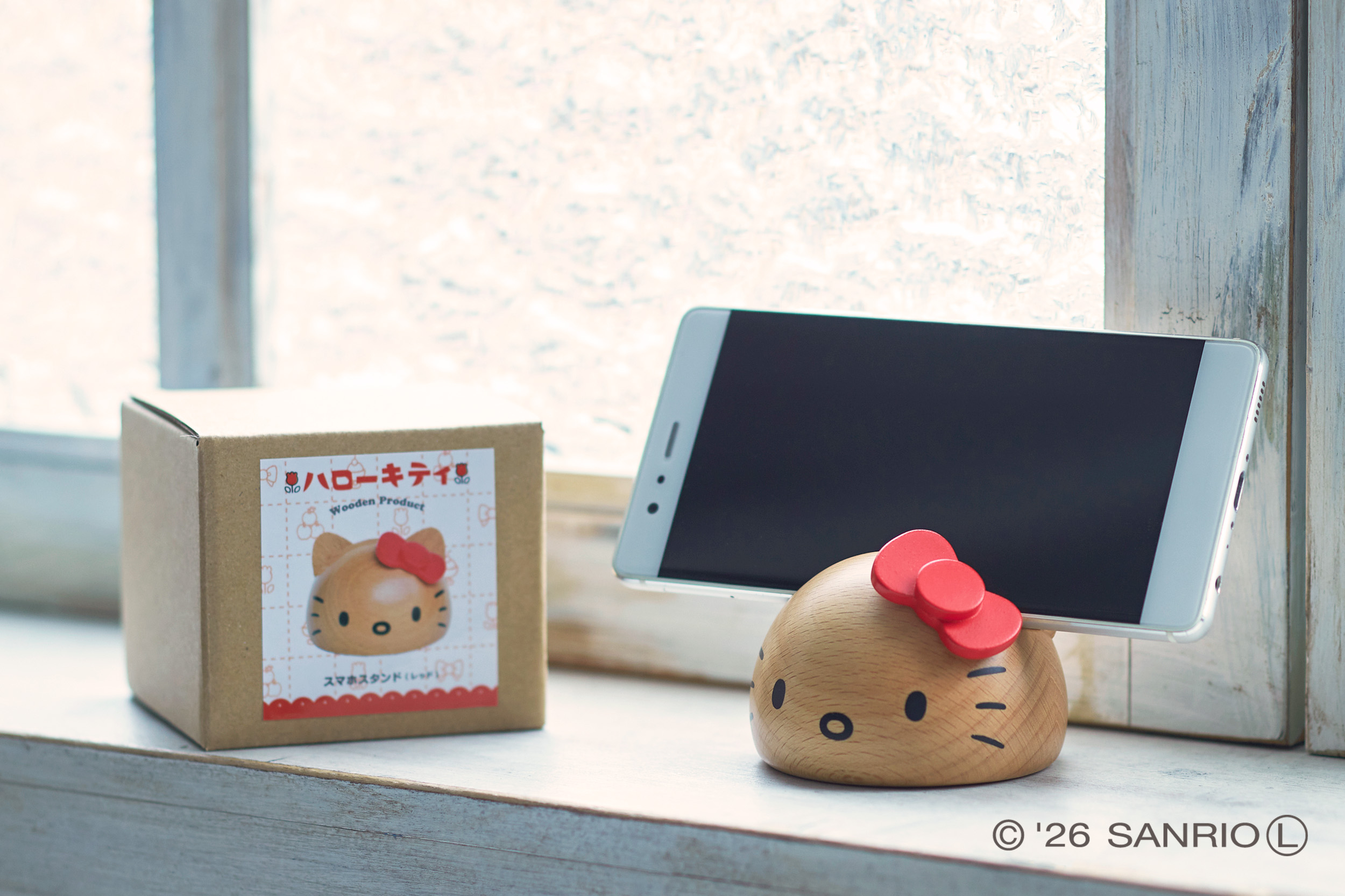ハローキティ スマホスタンド（レッド） - 木製玩具のニチガン-商品紹介